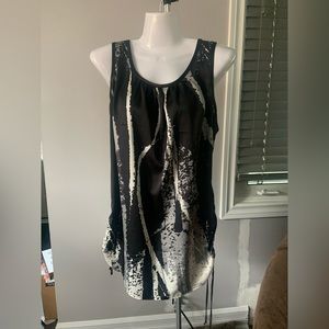 Le Chateau Tank top